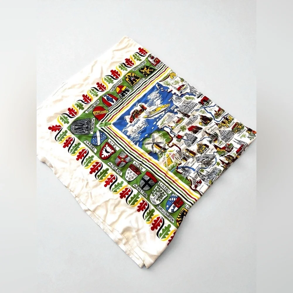 German souvenir 50’s/60’s novelty tablecloth